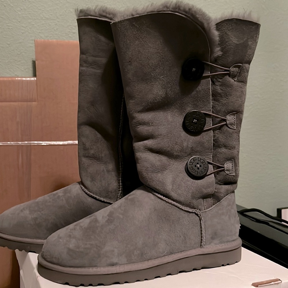 NWOT - UGG Boots